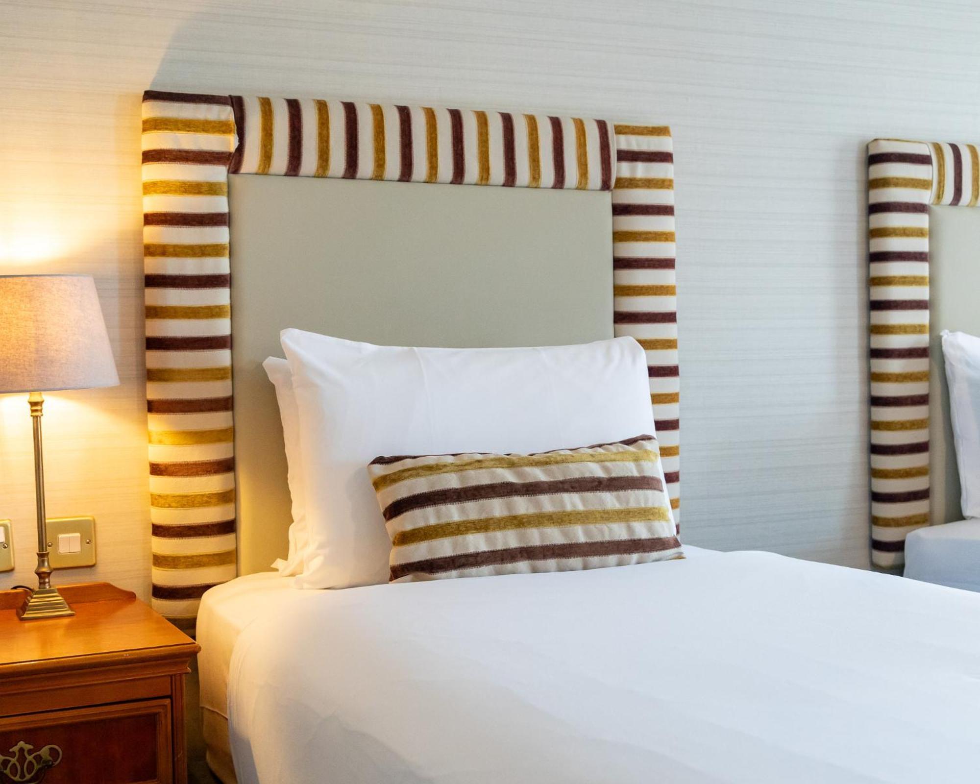 בלבריגן Bracken Court Hotel מראה חיצוני תמונה