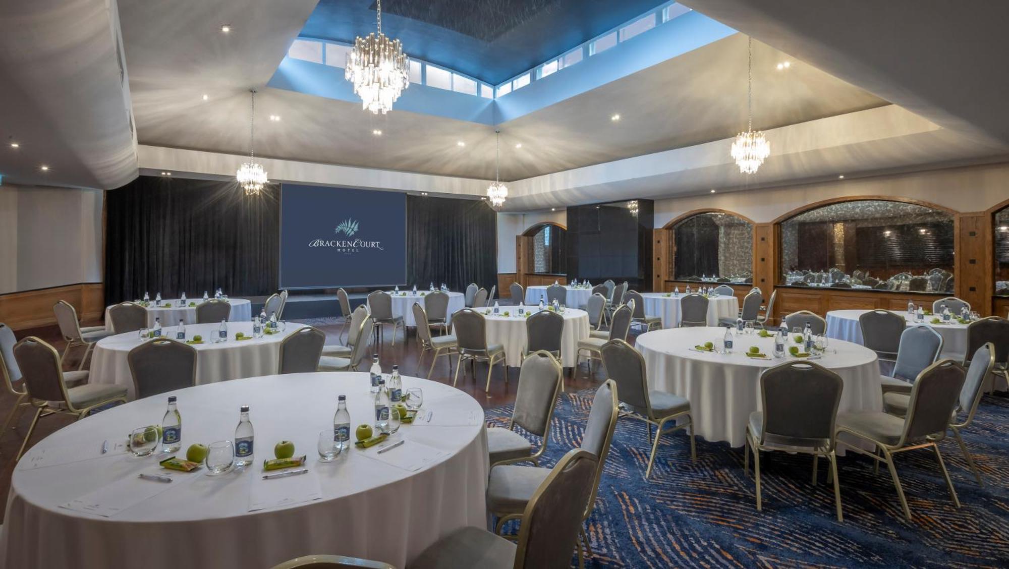בלבריגן Bracken Court Hotel מראה חיצוני תמונה